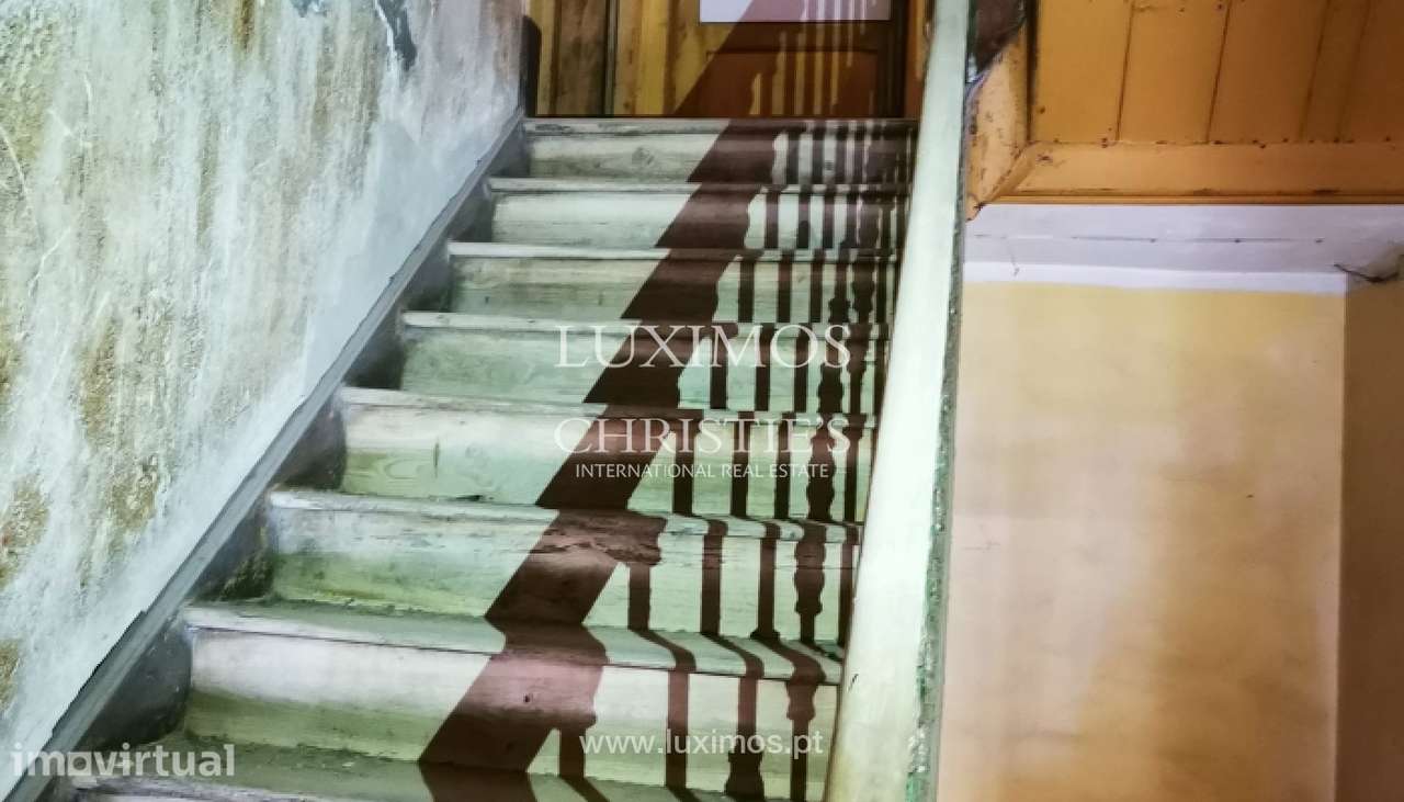 Palacete para reconstrução no centro de Portimão, Algarve - Grande imagem: 2/10