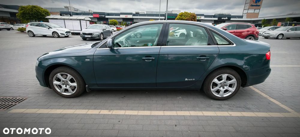 Audi A4 Limousine - 1