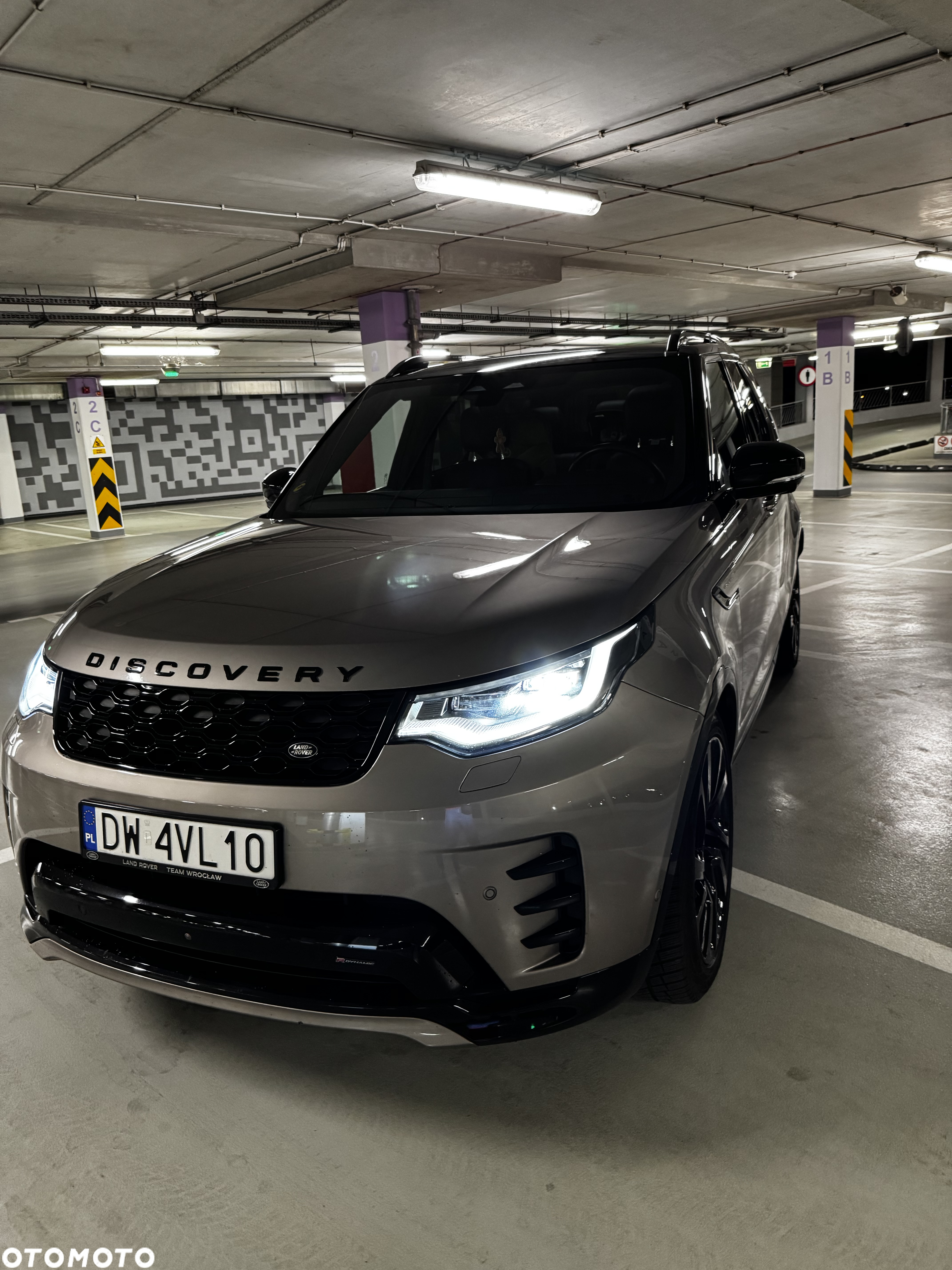 Land Rover Discovery - 4