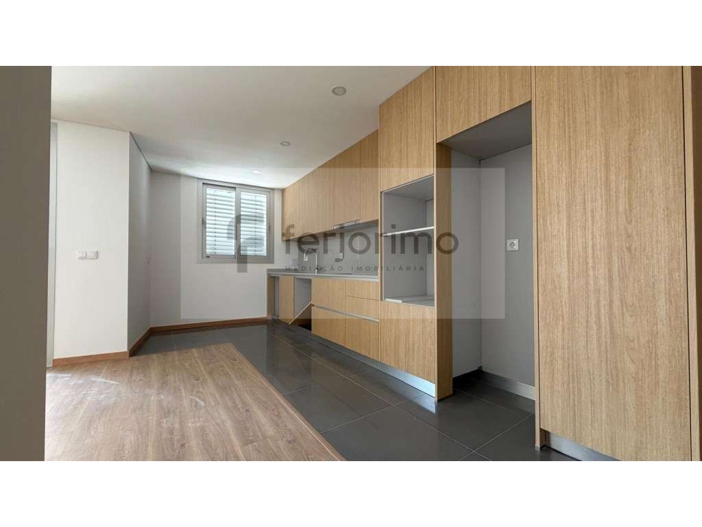 T3 NOVO CIDADE CENTRO- ARRENDAMENTO - AZURÉM - GUIMARÃES - Grande imagem: 2/15