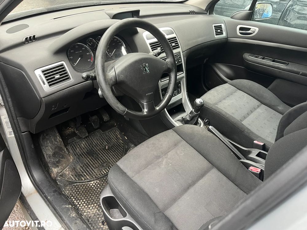 Dezmembrez Peugeot 307 SW facelift break 2006 1,6 HDI gri argintiu - 6