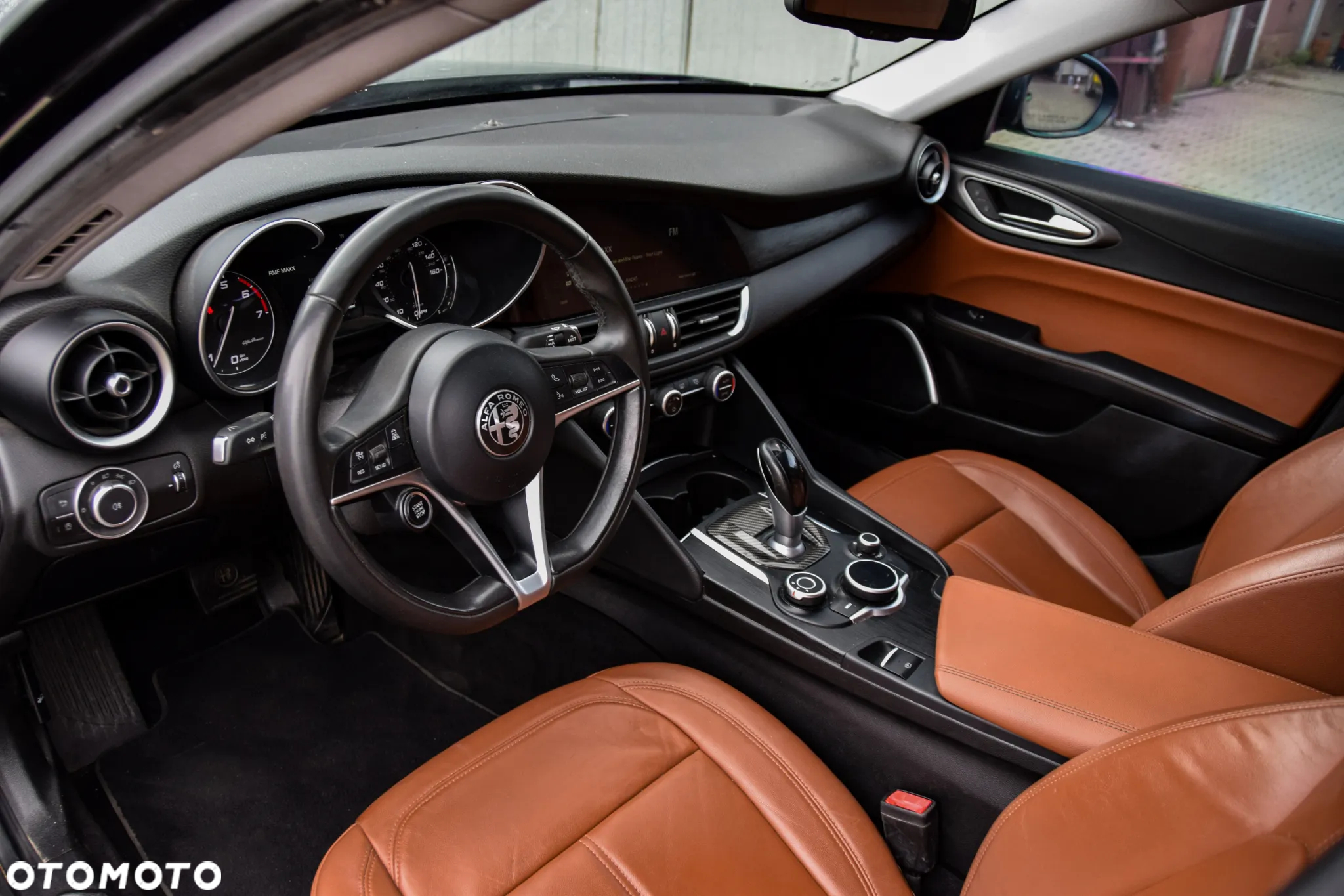 Alfa Romeo Giulia 2.0 Turbo 16V AT8-Q4 Estrema - 8