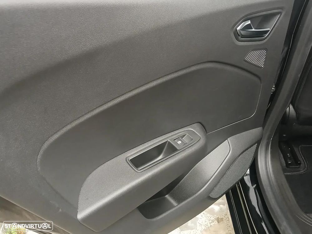 Renault Clio - 22