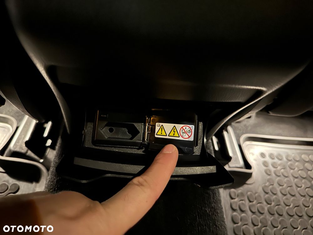 Mercedes-Benz GLC 250 4Matic 9G-TRONIC AMG Line - 15