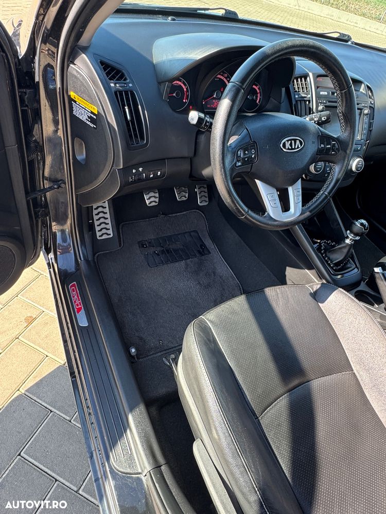Kia Ceed 2011 photo 4