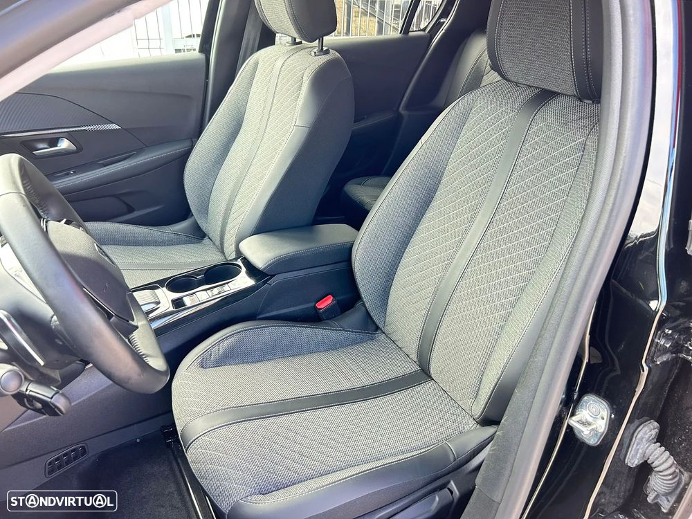 Peugeot 208 1.2 Hybrid Allure e-DCS6 - 29