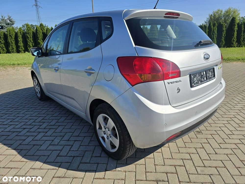 Kia Venga - 12