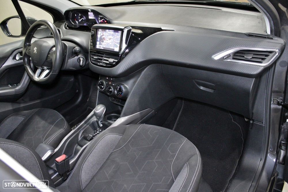 Peugeot 2008 1.2 PureTech Style EAT6 - 16