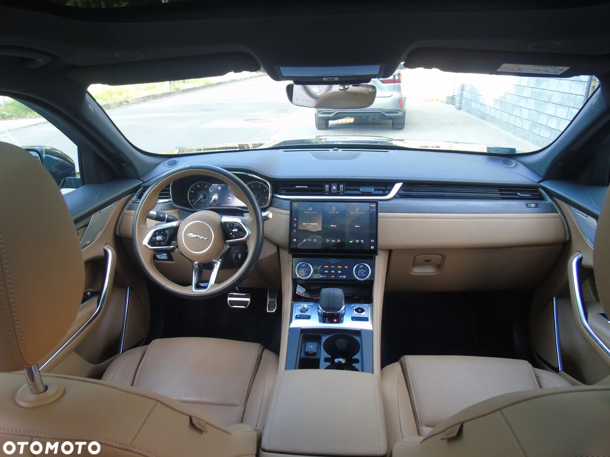 Jaguar F-Pace - 6