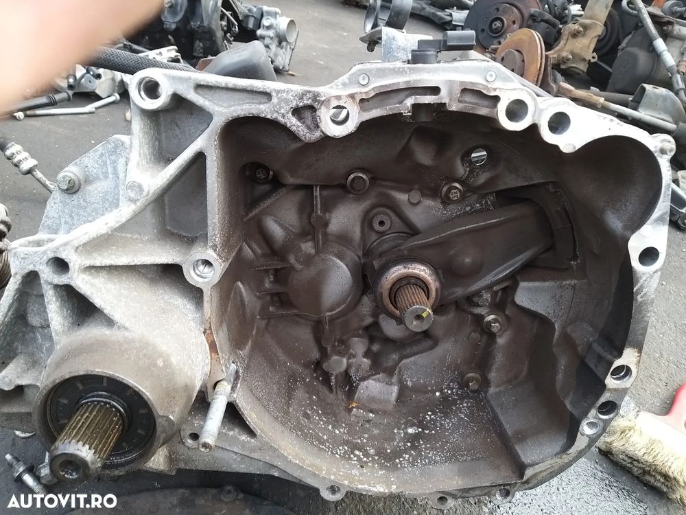 Cutie De Viteze cod: 304013637R 5+1 Trepte pentru Dacia Logan Sandero an din 2016 , 1.2 Benzina - 3