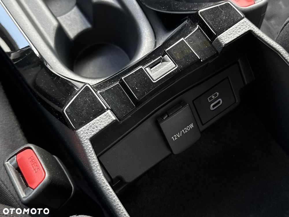 Toyota Corolla 2.0 Hybrid Comfort - 24