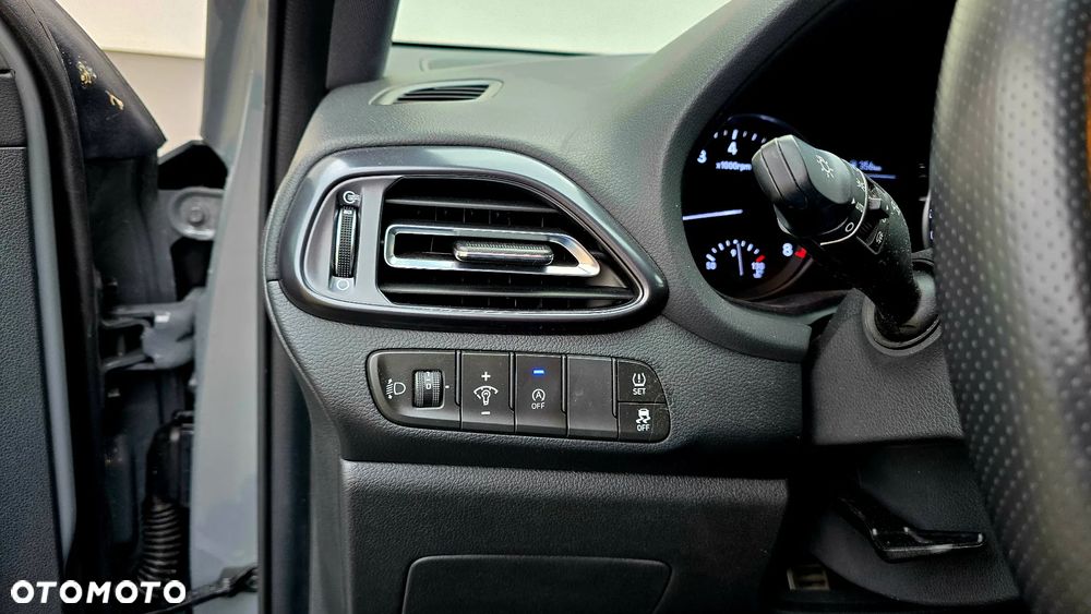 Hyundai i30 1.5 T-GDI 48V Smart - 15