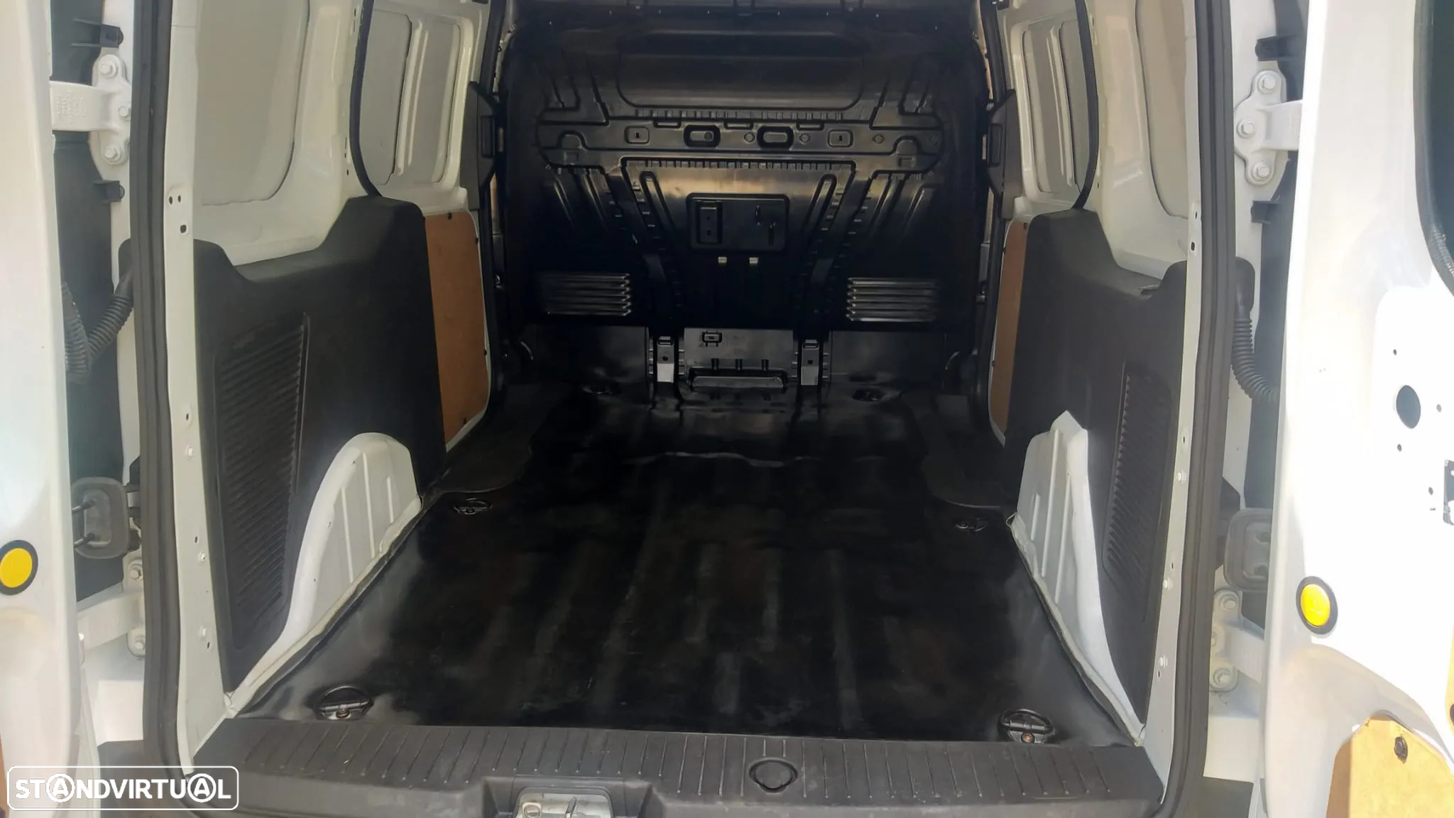 Ford Transit Connect 1.6 TDCi 3 Lugares - 18
