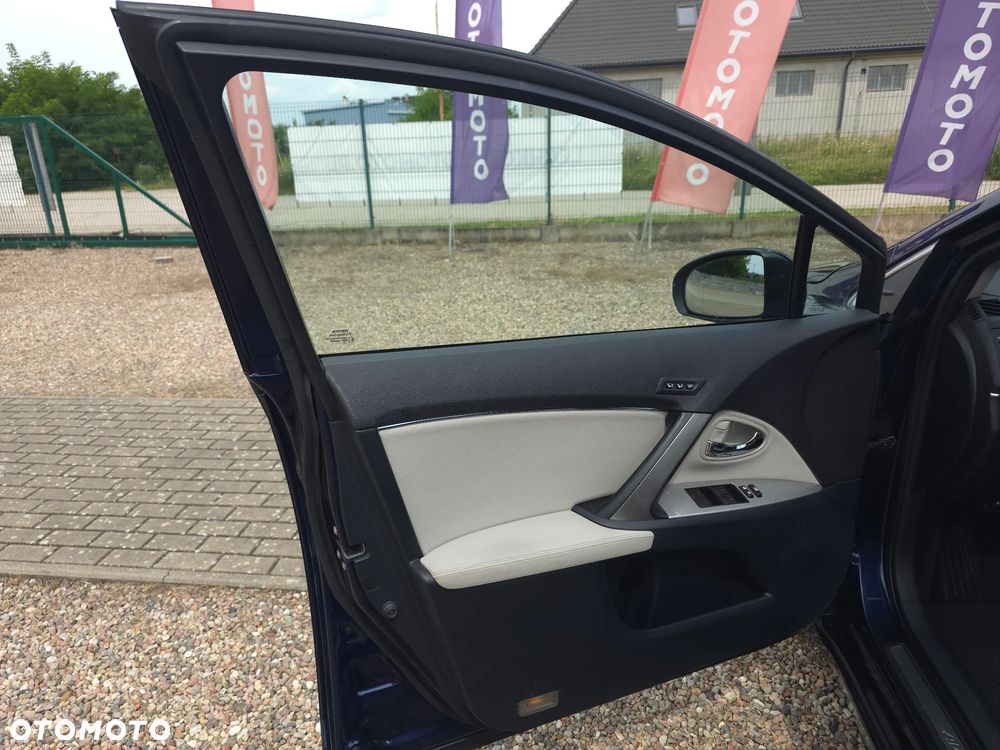 Toyota Avensis 2.0 Prestige NAVI MS - 18