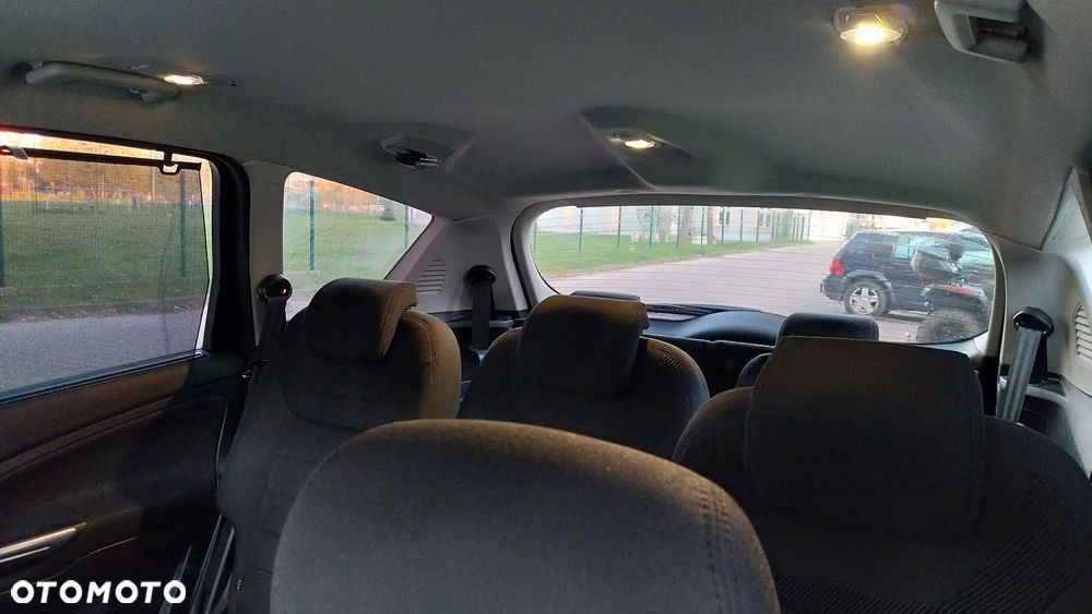 Ford S-Max 2.0 TDCi DPF Titanium - 6