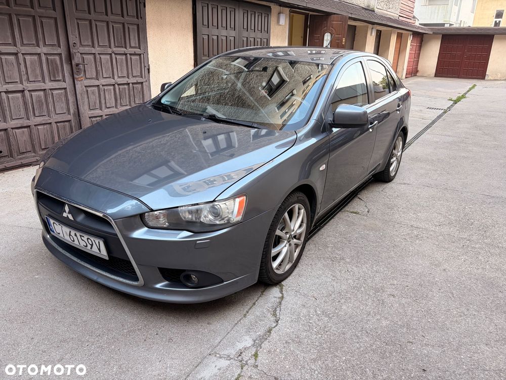 Mitsubishi Lancer 1.6 Inform - 1