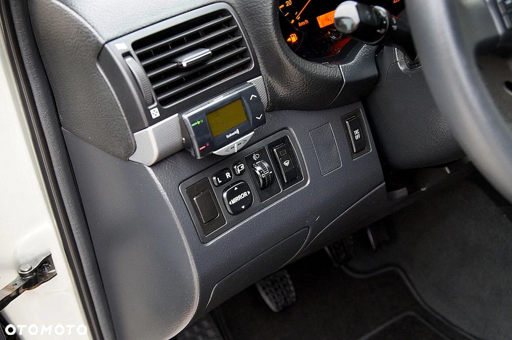 Toyota Avensis 1.8 VVT-i Sol Premium - 13