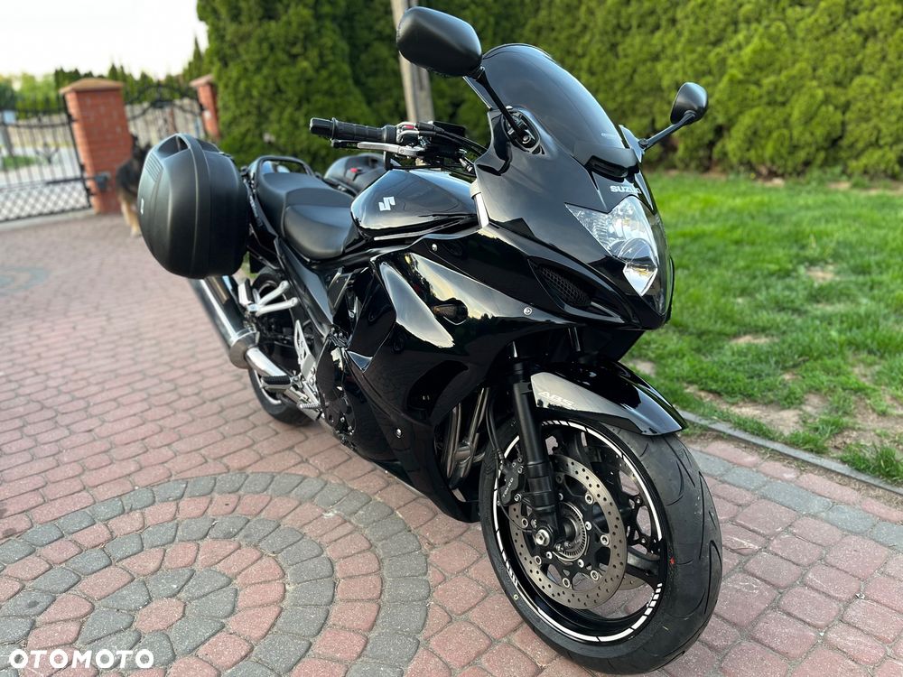 Suzuki GSX - 3