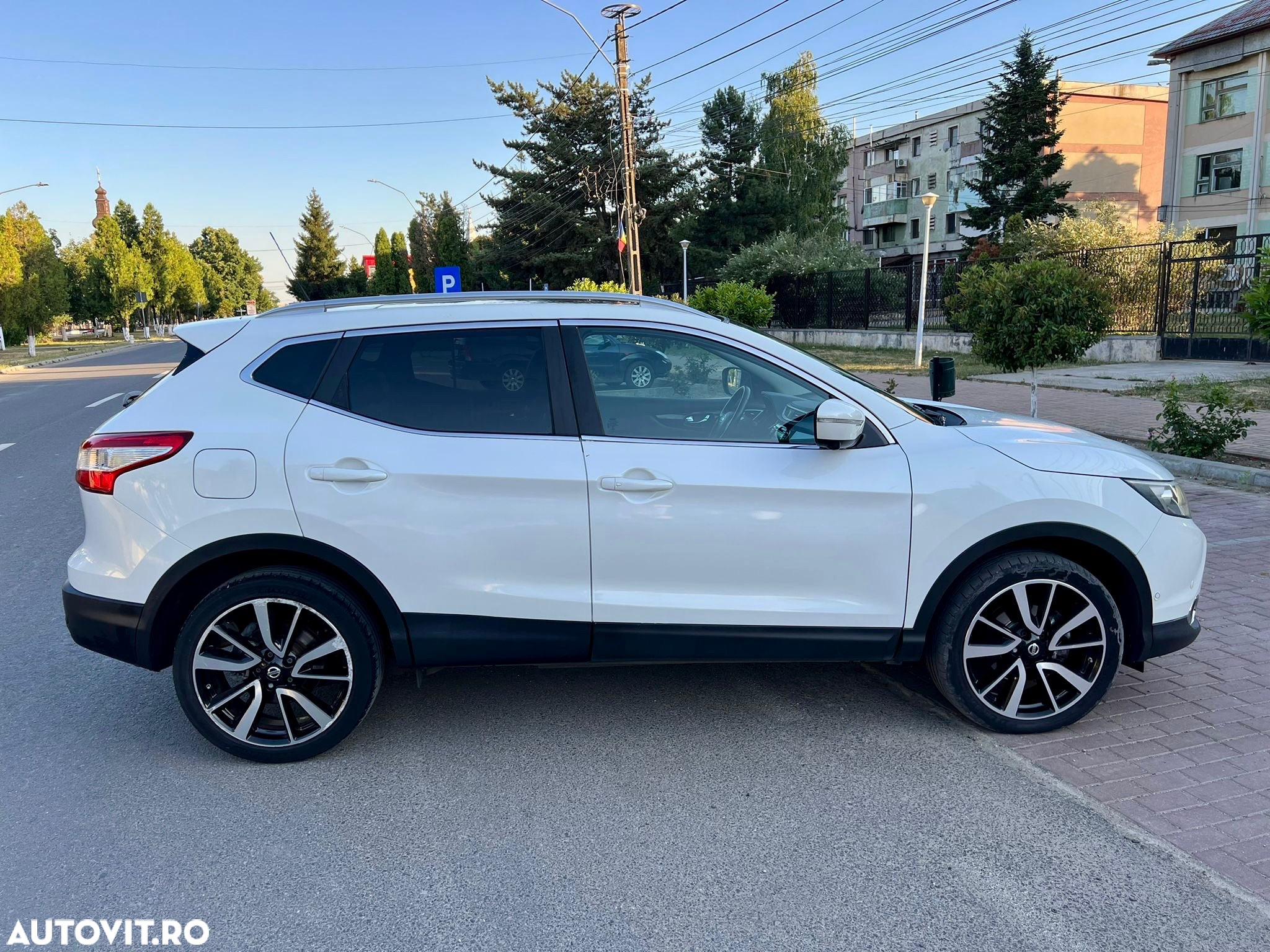 Nissan Qashqai 1.6 DCI 4 x 4 DPF Start/Stop tekna - 9