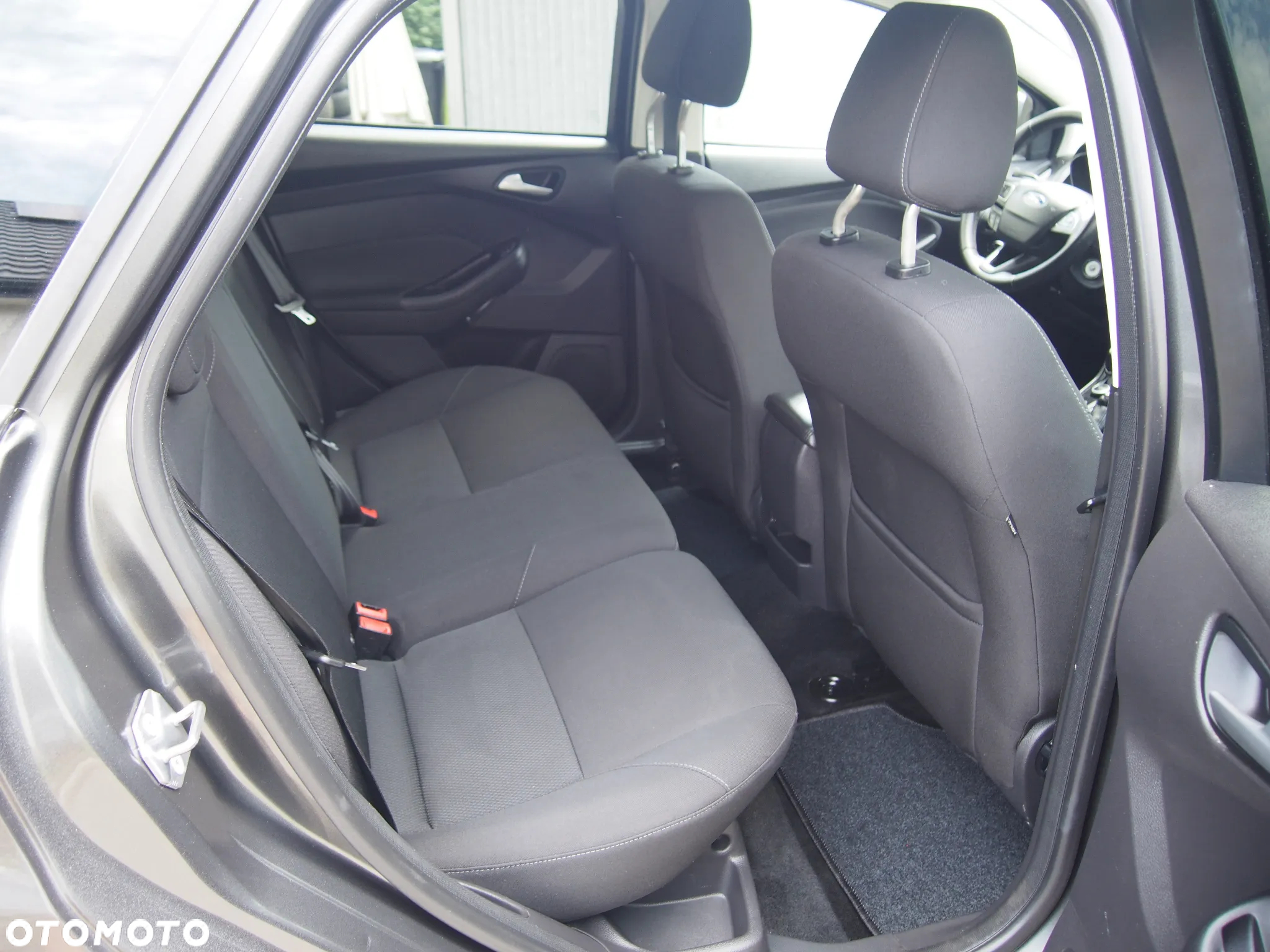 Ford Focus 1.6 TDCi DPF Start-Stopp-System SYNC Edition - 12