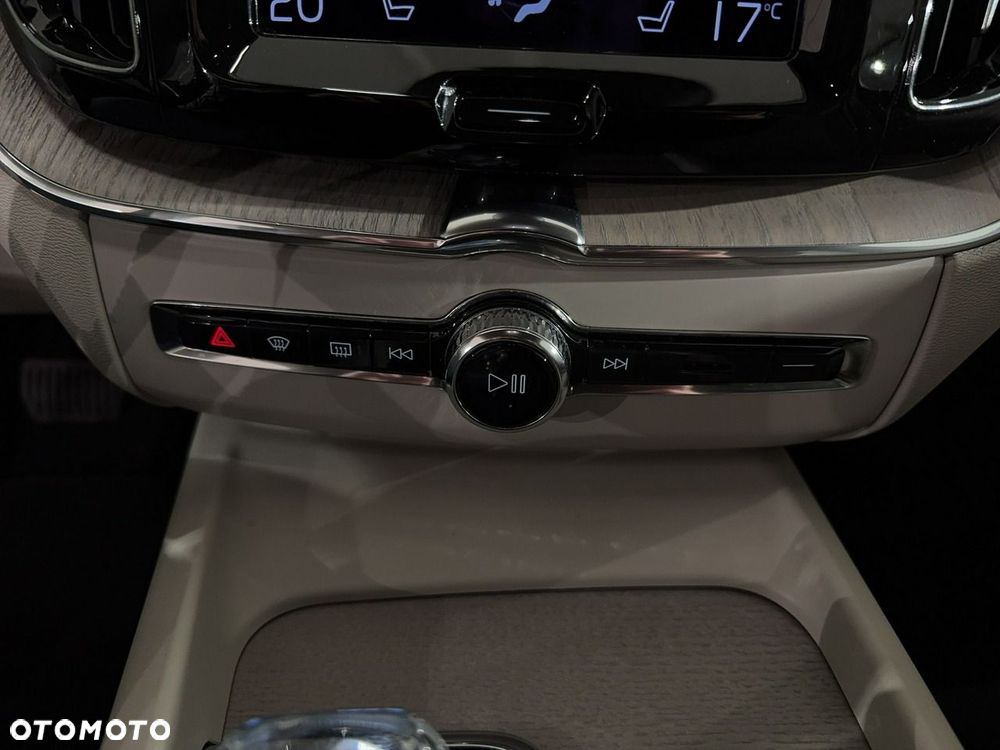 Volvo XC 60 - 30