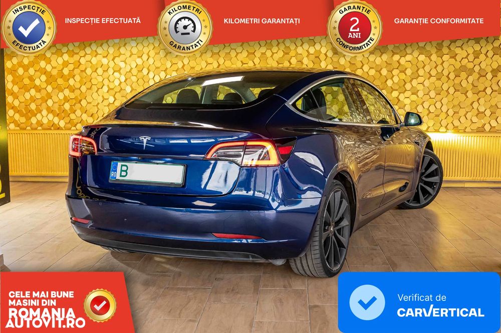 Tesla Model 3 - 4