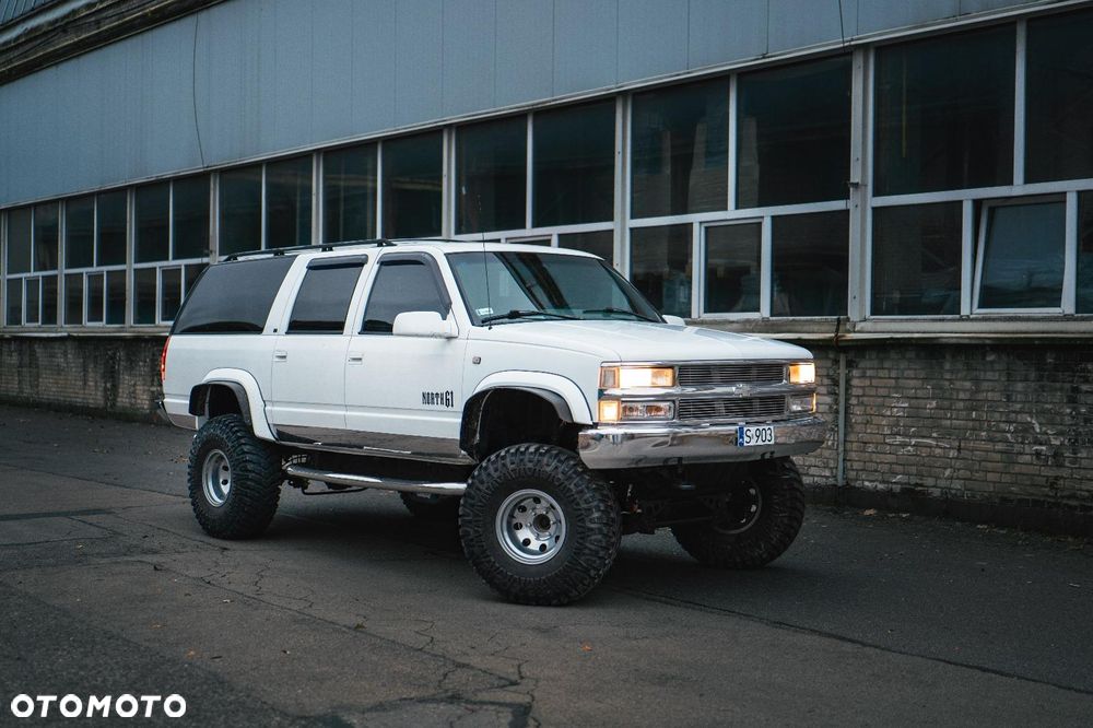 Chevrolet Suburban - 15