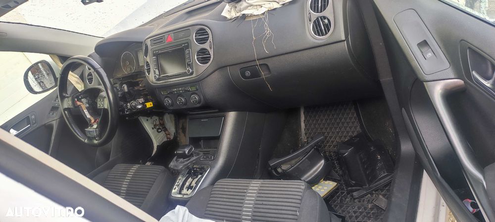 Dezmembrez volkswagen Tiguan 2.0 cod CBAB automata in 6 T JBG cod LB9A - 9