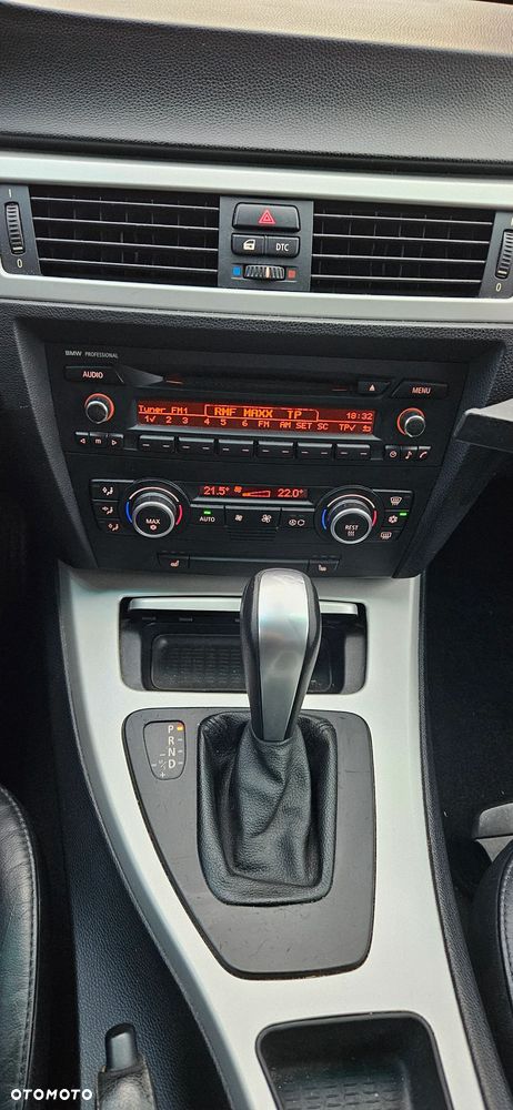 BMW Seria 3 320i - 14