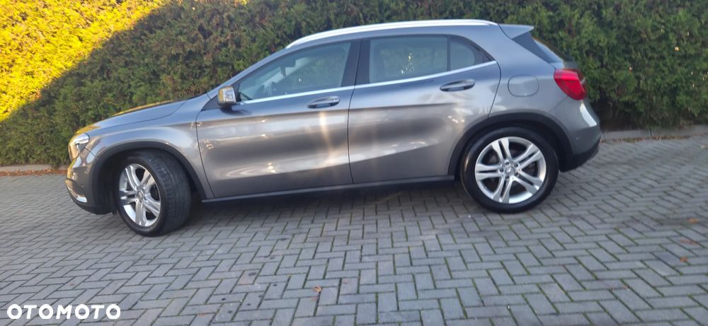 Mercedes-Benz GLA 250 7G-DCT StreetStyle - 5