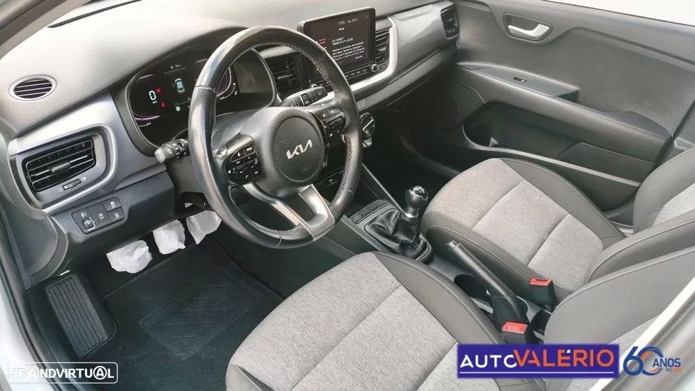 Kia Stonic 1.2 Move — fotografia 15