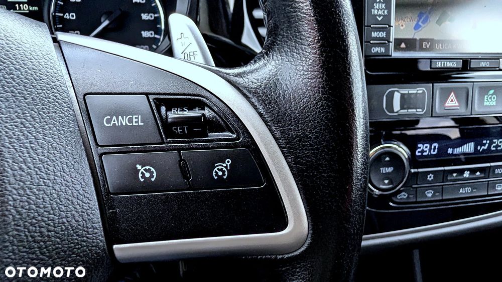 Mitsubishi Outlander Instyle NAVI + - 12