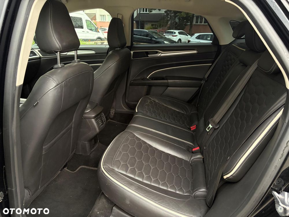Ford Mondeo Vignale 2.0 Hybrid - 13