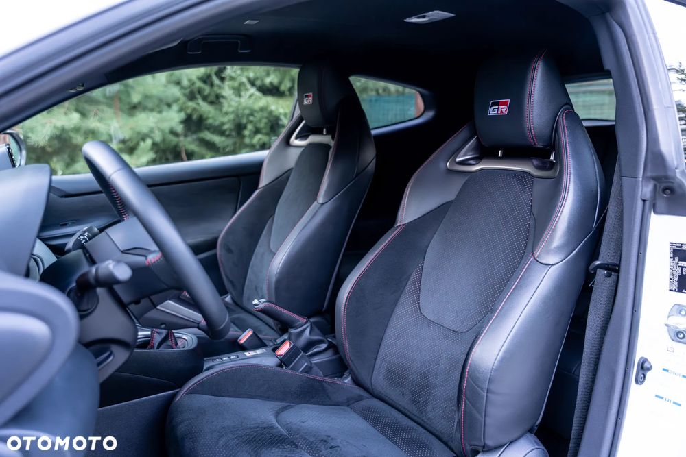 Toyota GR Yaris 1.6 Dynamic - 24