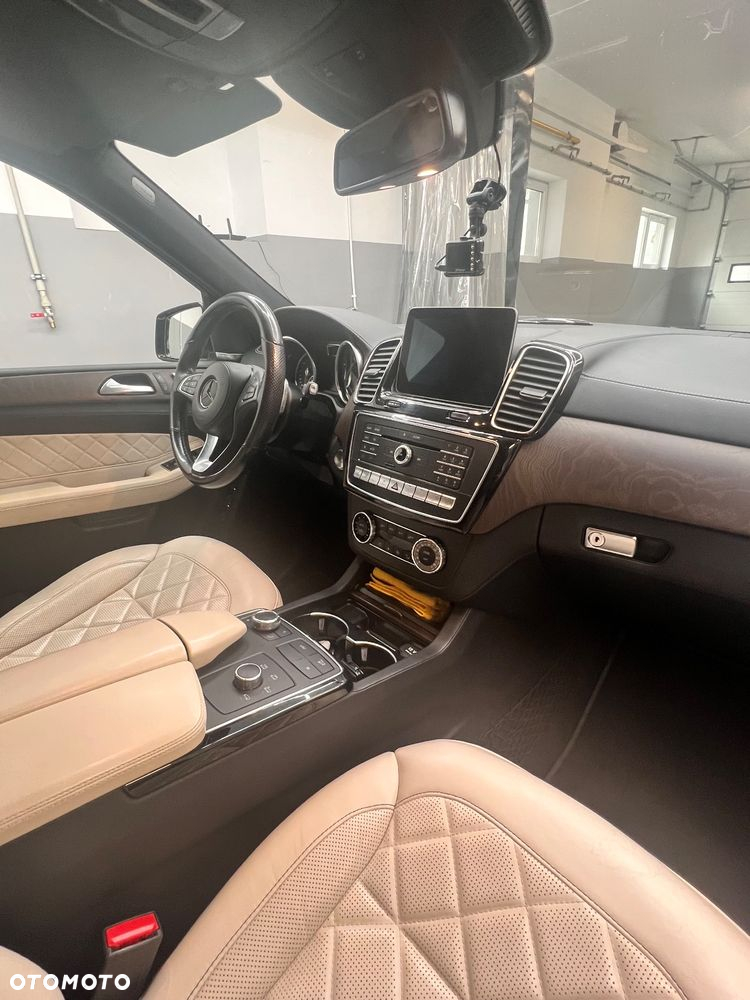 Mercedes-Benz GLS 350 d 4-Matic - 33