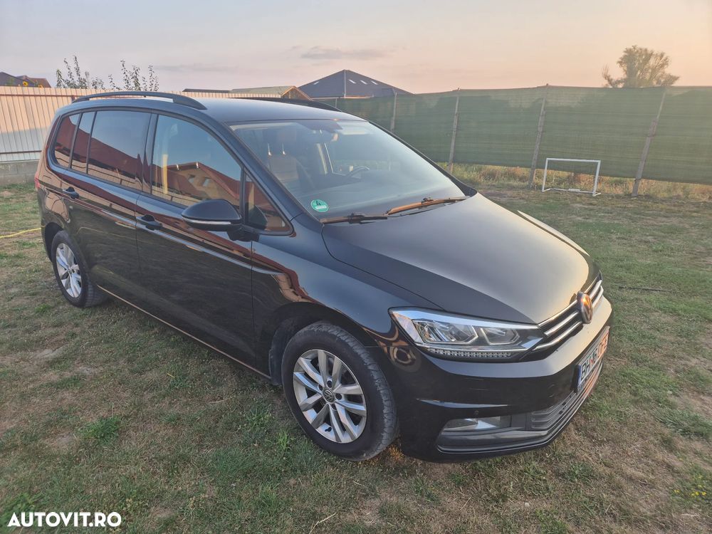 Volkswagen Touran - 1