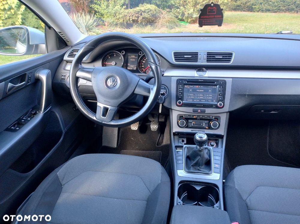 Volkswagen Passat - 14