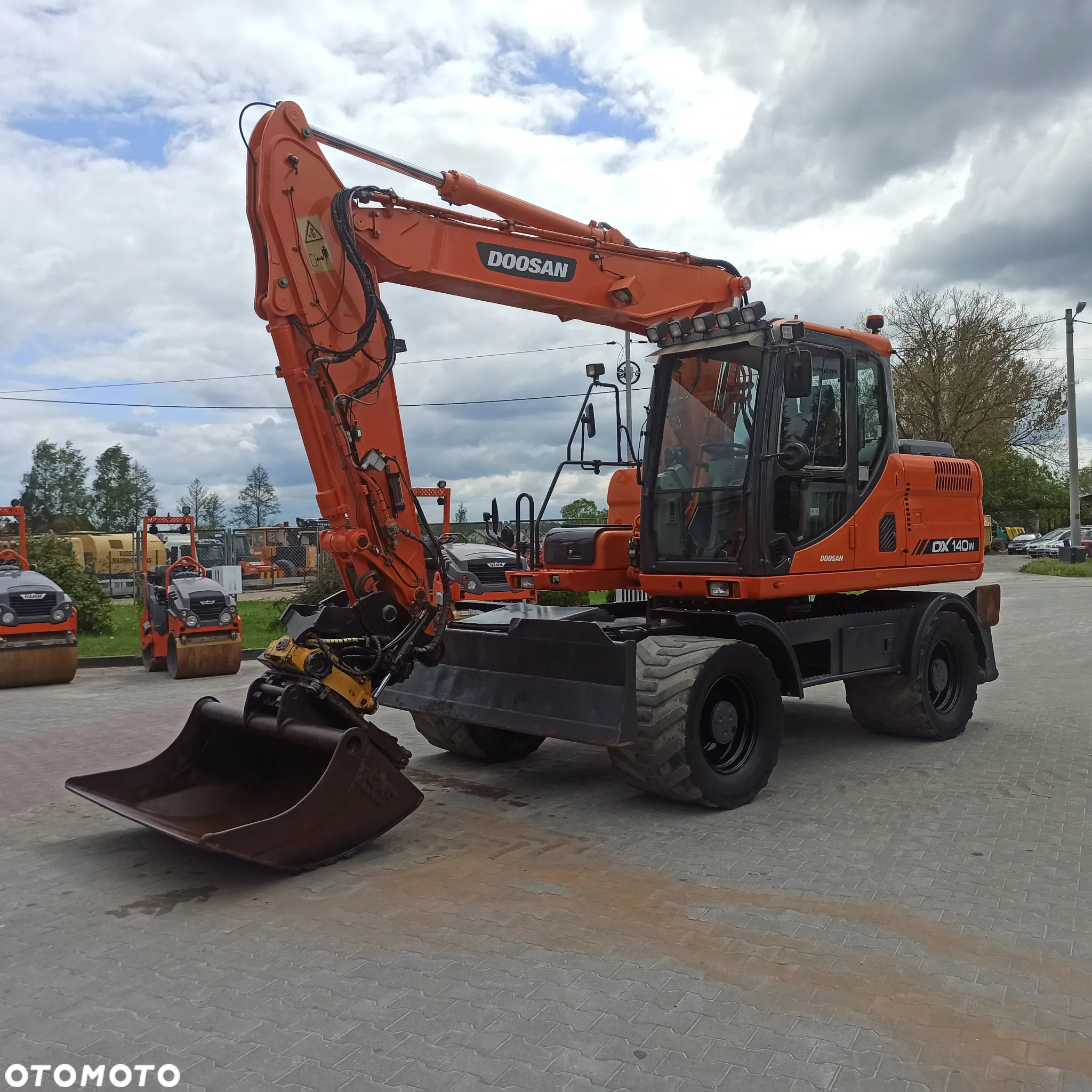 Doosan DX 140 W - 9