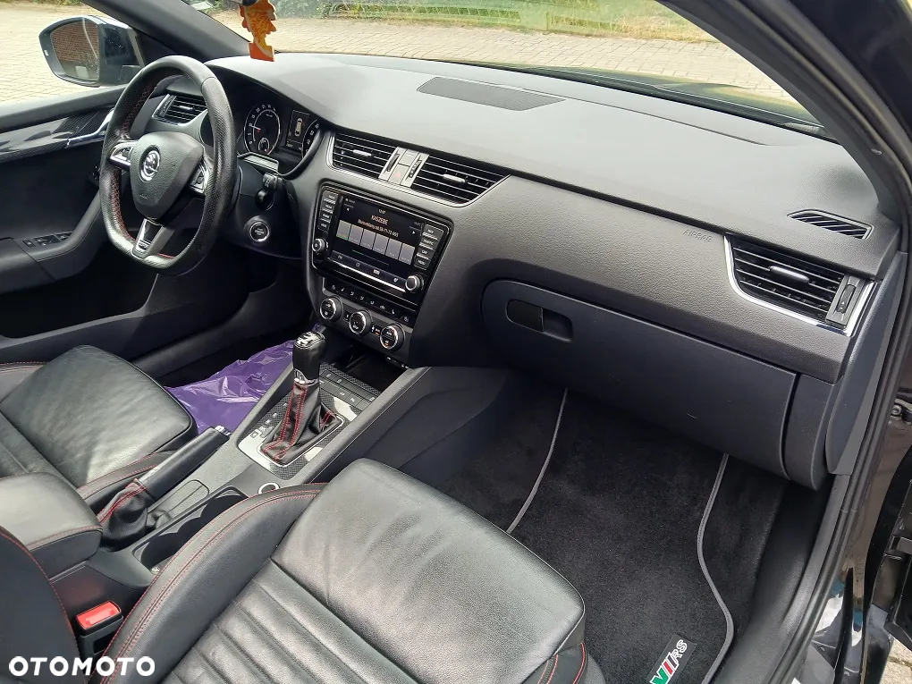 Skoda Octavia Combi 2.0 TDI DSG RS - 20