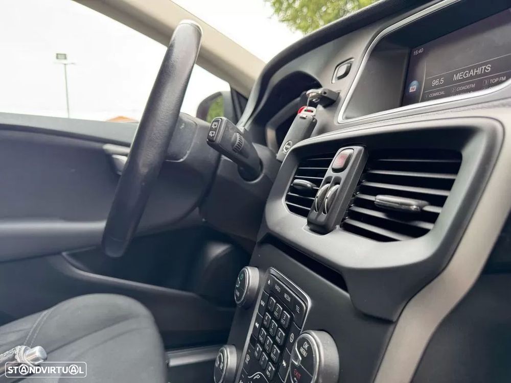 Volvo V40 2.0 D2 Momentum - 31