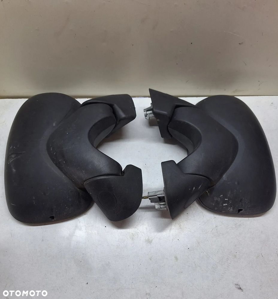 LUSTERKO  PRAWE MANUALNE -OPEL VIVARO ,TRAFIC  2001-14r EUROPA - 2
