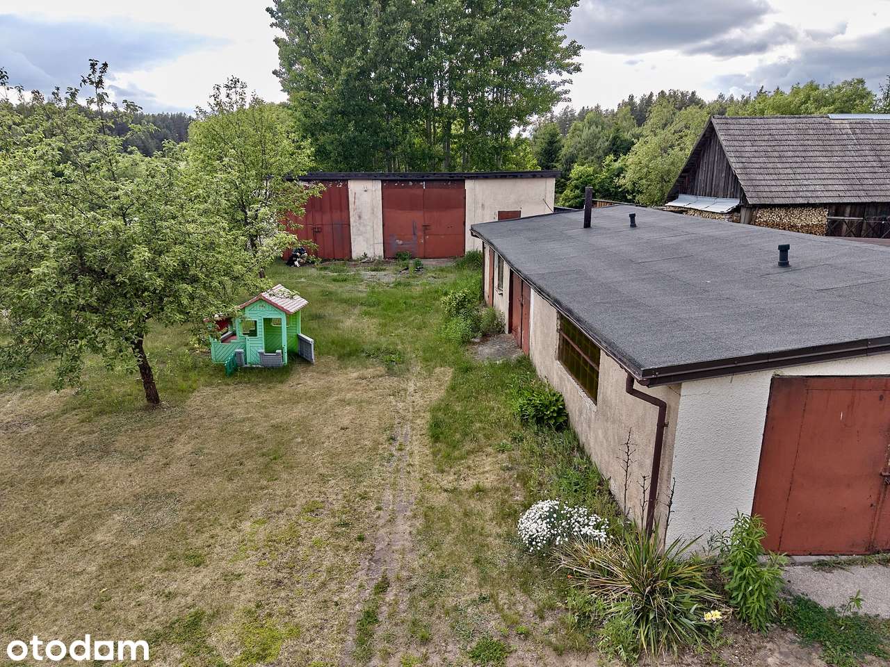 Dom wolnostojący z 2 garażami, 100m2 pow. budynków gospodarczych - Pełny obrazek: 2/13