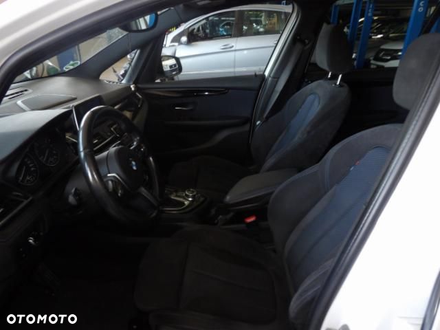 BMW Seria 2 220d - 6