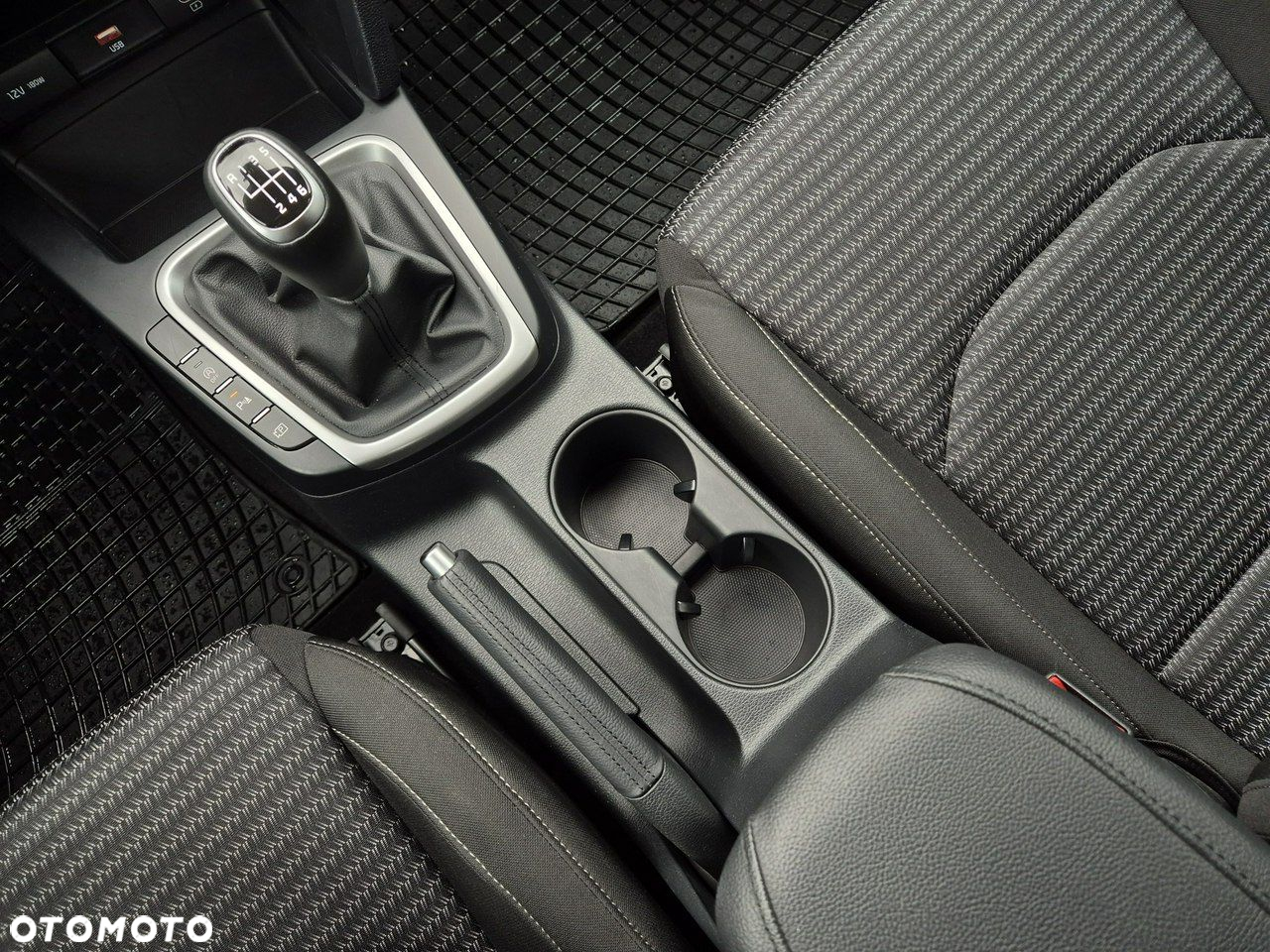 Kia XCeed - 31