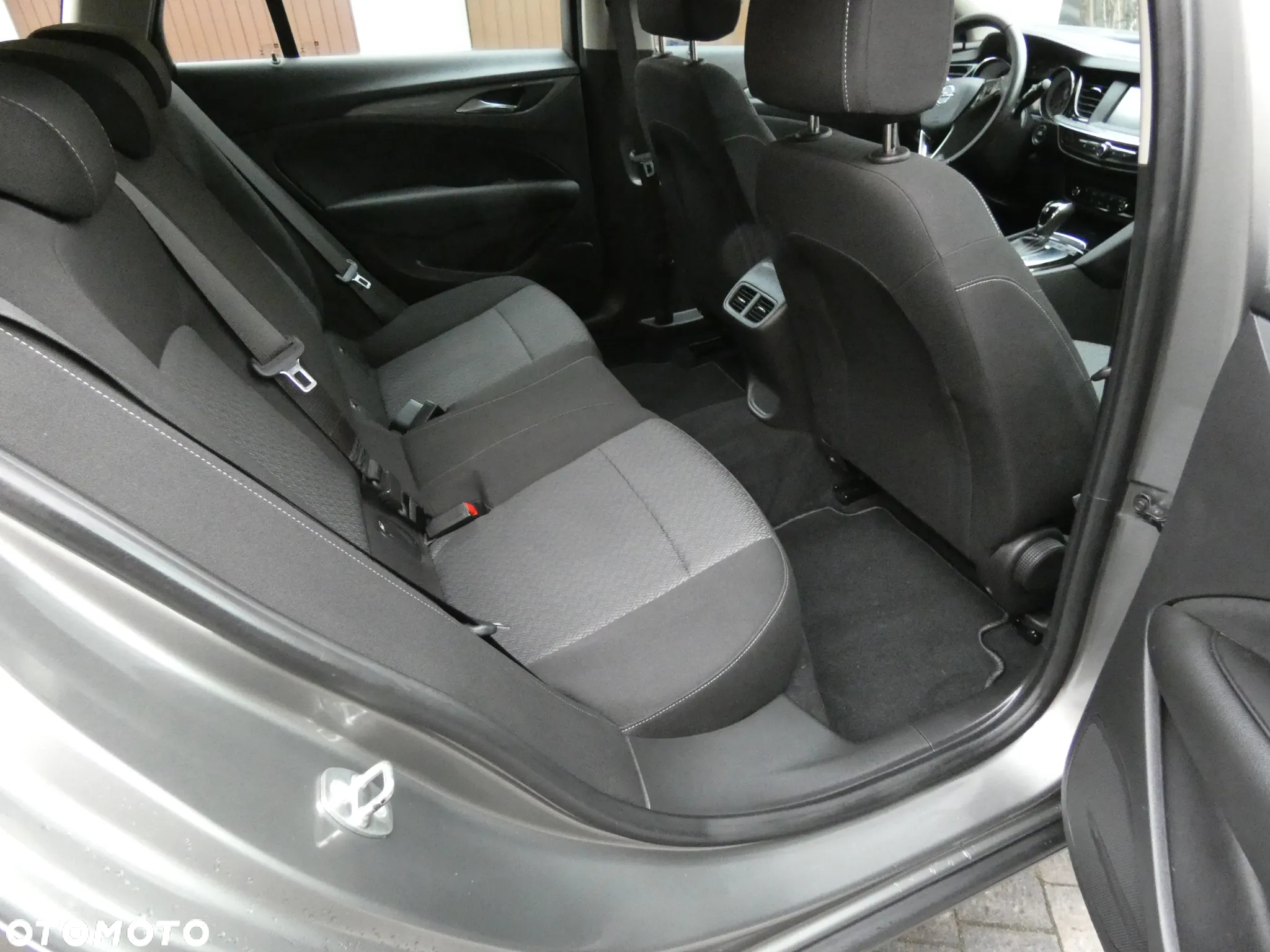 Opel Insignia 2.0 CDTI automatik Business Edition - 18