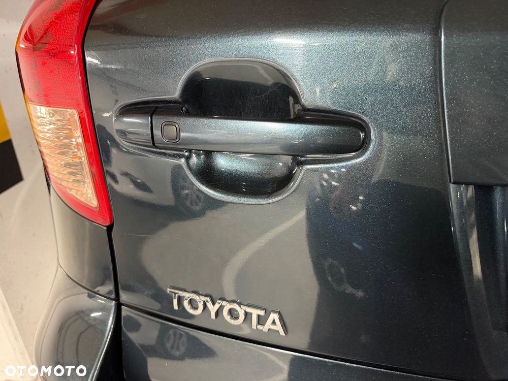 Toyota RAV4 - 23