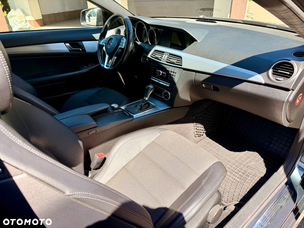 Mercedes-Benz Klasa C 250 CDI BlueEff Sport - 23