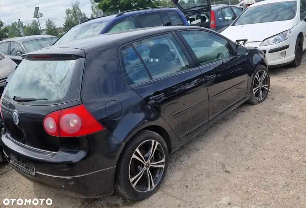 Silnik kod BLX Volkswagen Golf V  2.0 benz. 110KW 2004r   skrzynia GB- CZĘŚCI - 2
