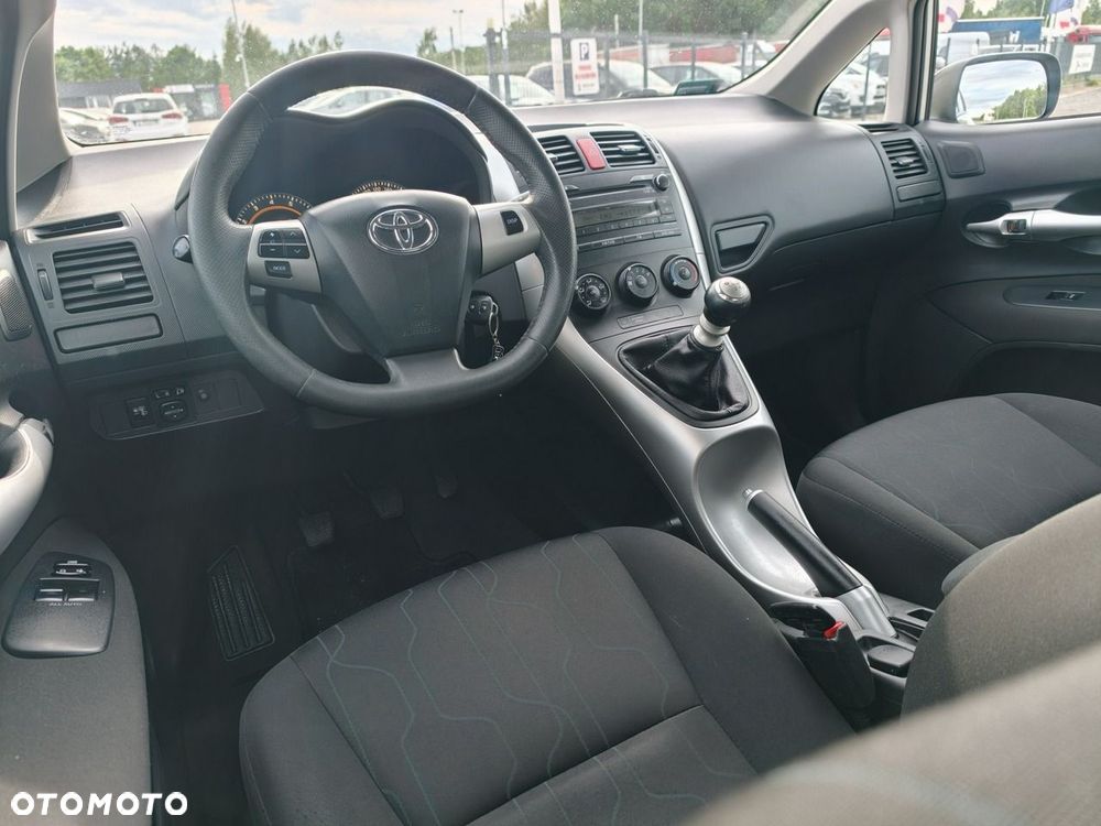 Toyota Auris - 19