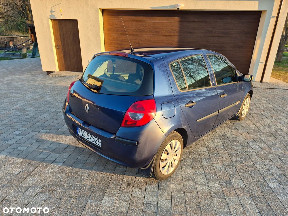 Renault Clio - 12